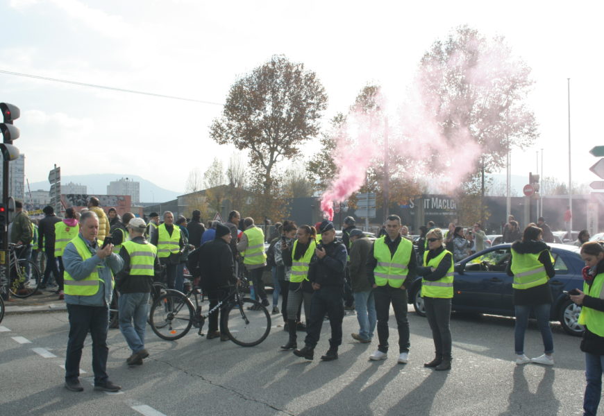 Grenoble, 17 novembre 2018 : Blocage avec le Mouvement des Gilets Jaunes